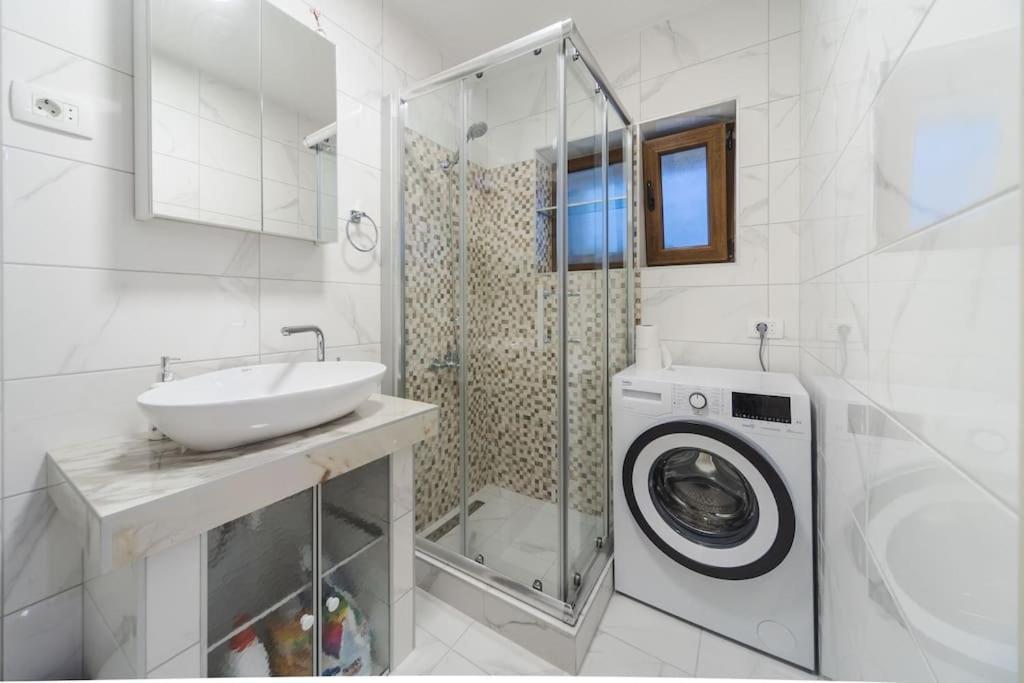 Apartman Katarina โกตอร์ ภายนอก รูปภาพ
